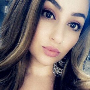 Meet your Posher, Layla